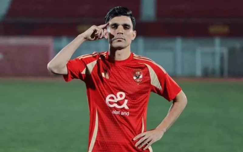 إعلامي يوضح حقيقة توقيع الأهلي غرامة على بن شرقي بعد مباراة زد